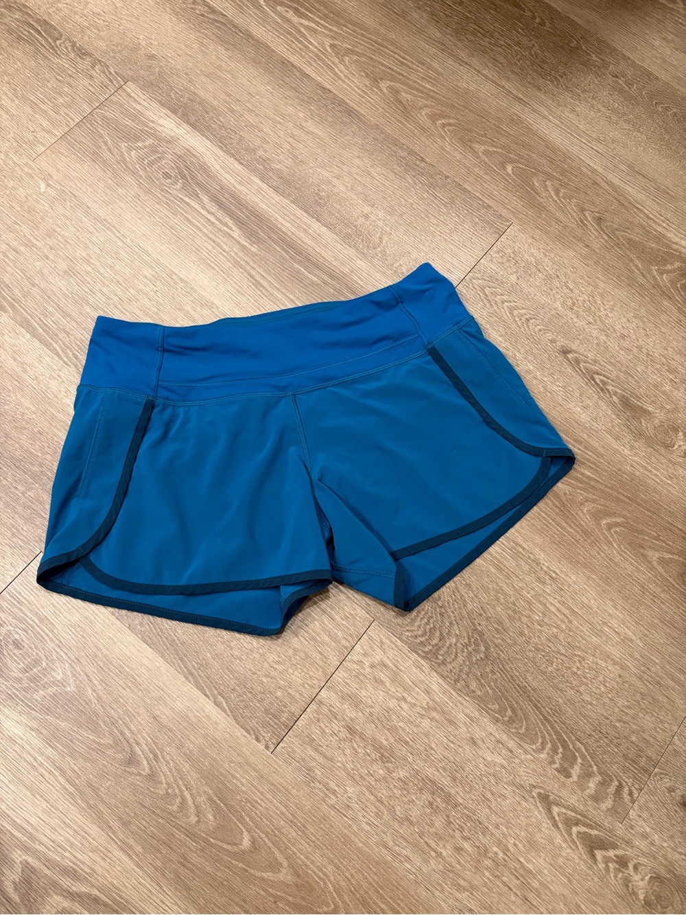 Lululemon Athletica Blue Athletic Shorts I Size 6